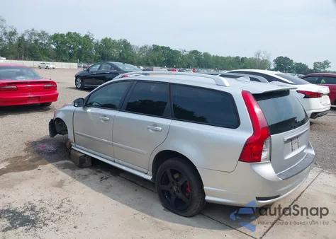 2009 Volvo V50 T5 R-Design z USA, uszkodzony, nr VIN YV1MJ672292486637